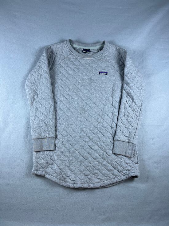 Patagonia Tops - Patagonia Sweatshirt Womens Small Gray Organic Cotton Quilted Logo Pullover